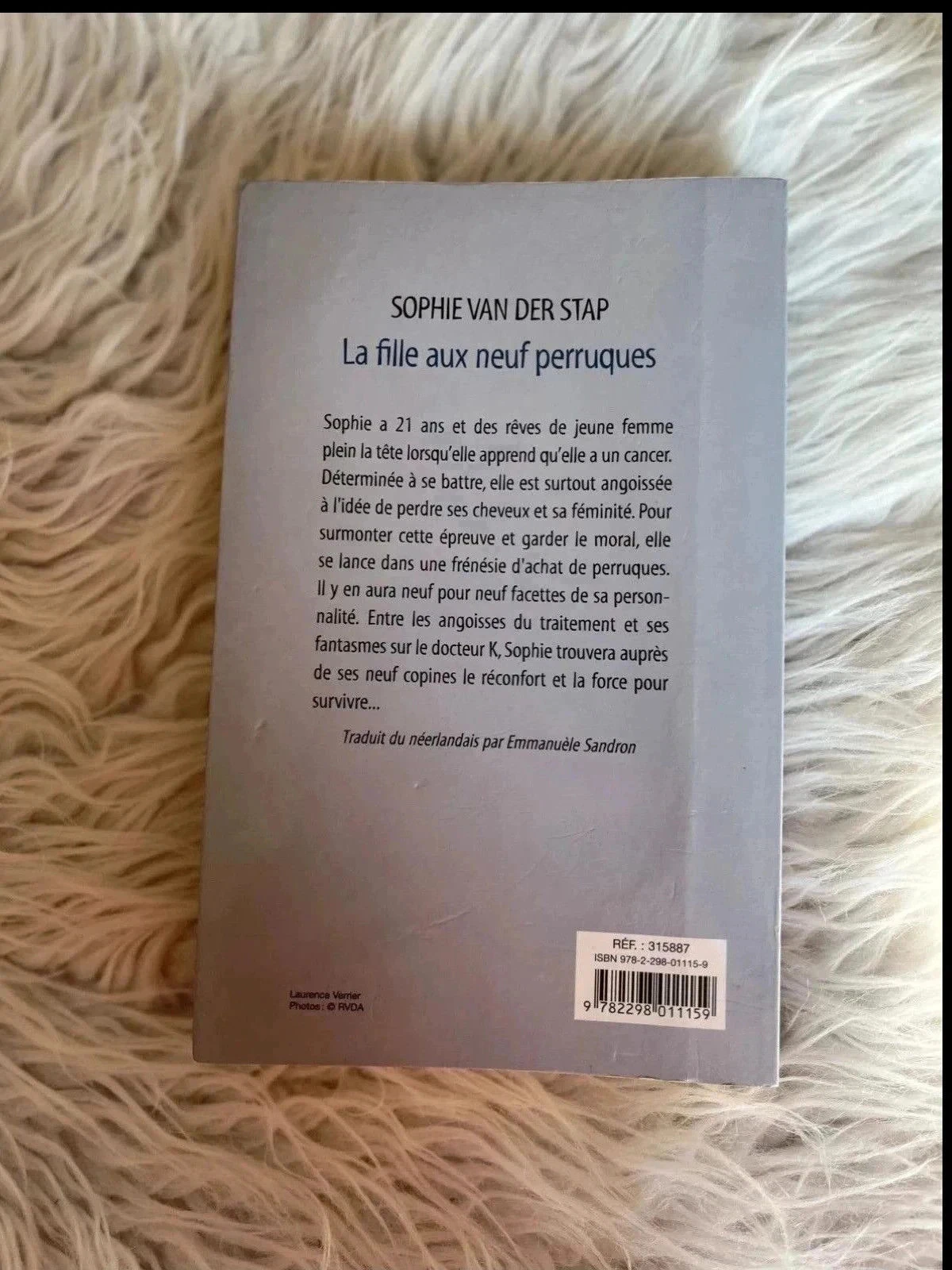 Livro A menina das nove perucas Sophie Van Der Stap – photo 3